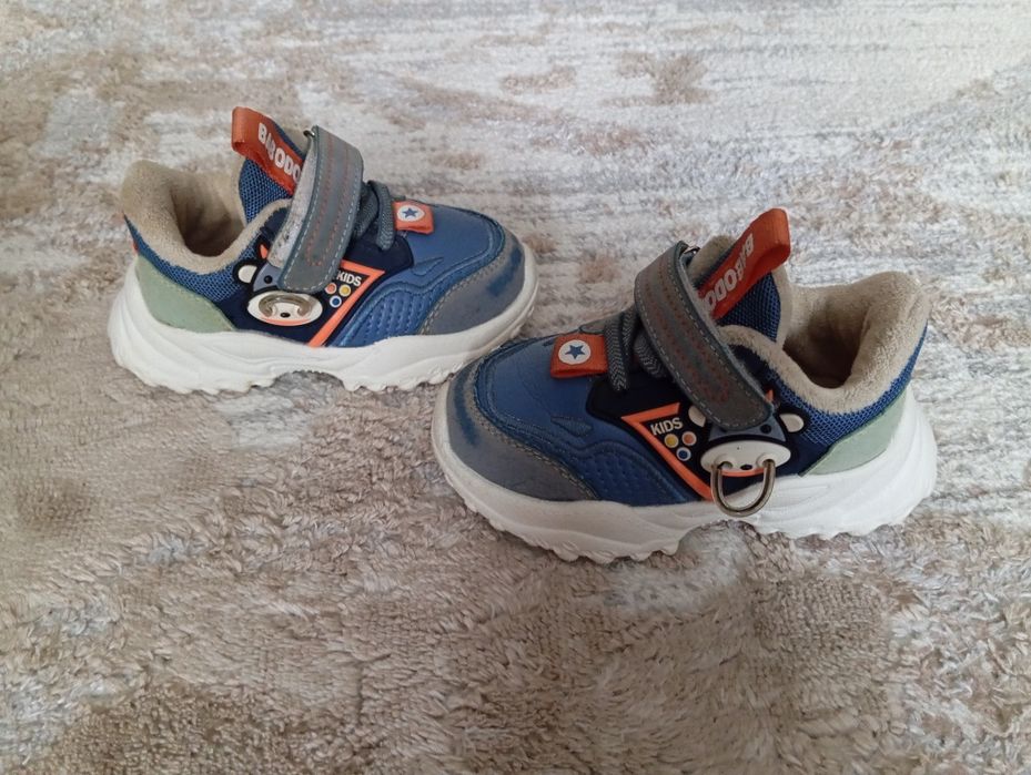 Продам детскую обувь размеры от 21 до 26