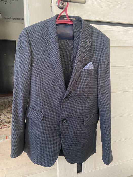 Продам Костюм тройка слимфит