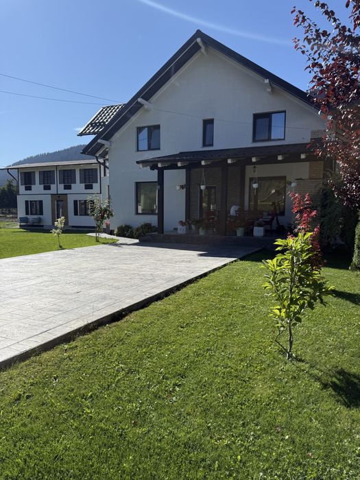 Casa spatioasa cu gradina si anexa situata intr-o zona linistita