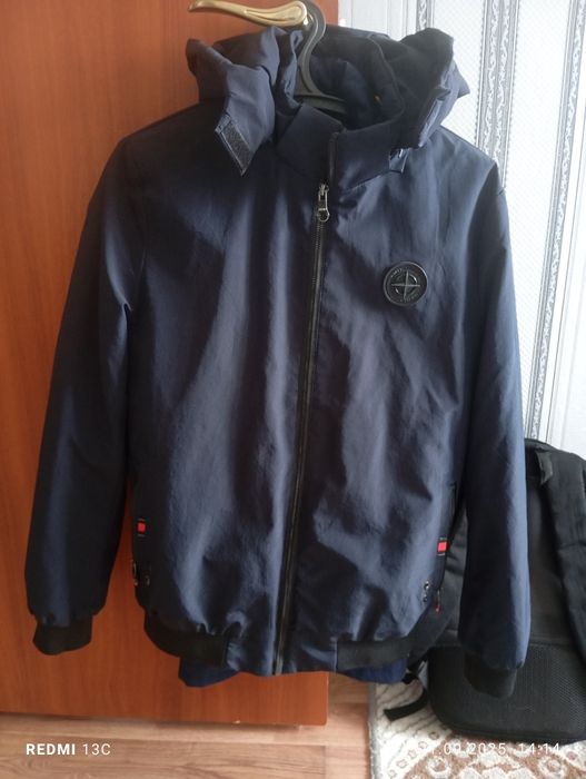 Продам куртку на  подростка