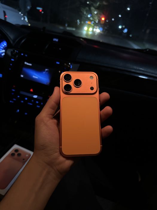 iPhone 17 pro / 256 GB / 100% / e sim