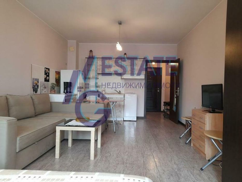 Просторен едностаен апартамент в гр. Бургас - Славейков.