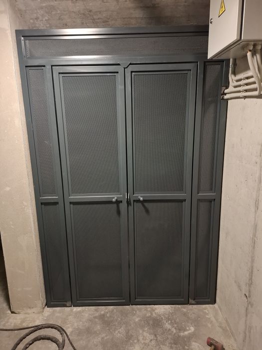 Confectii metalice