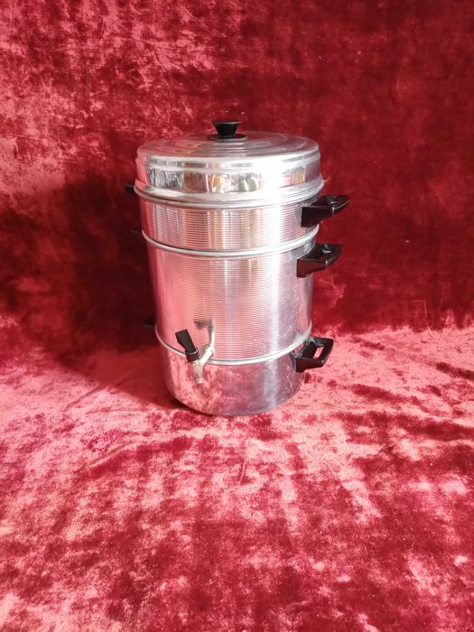 Восъкотопилка-соковарка