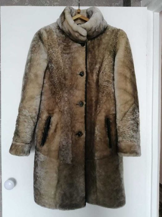 Продам мутоновую шубу