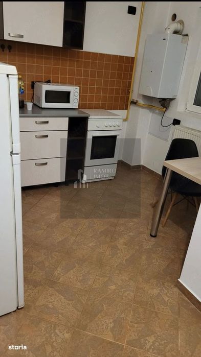 Garsoniera decomandata/etaj 1 /15 min metrou Aparatorii Patriei