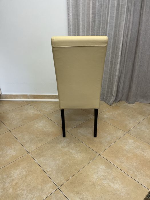 Трапезарен стол от естествена кожа