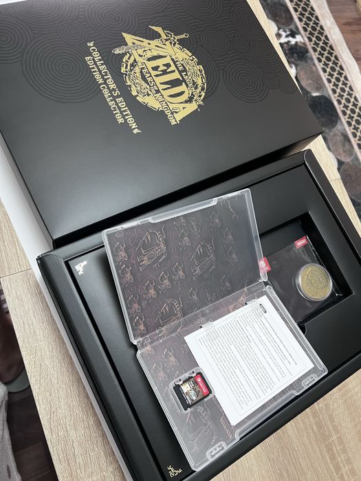 Nintendo Switch OLED. Zelda Edition