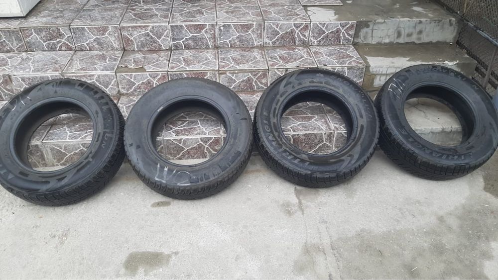 Продам срочно шины для cr-v