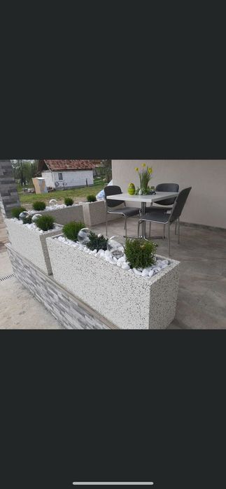 Jardiniere , ghivece, vaze,  prefabricate din beton