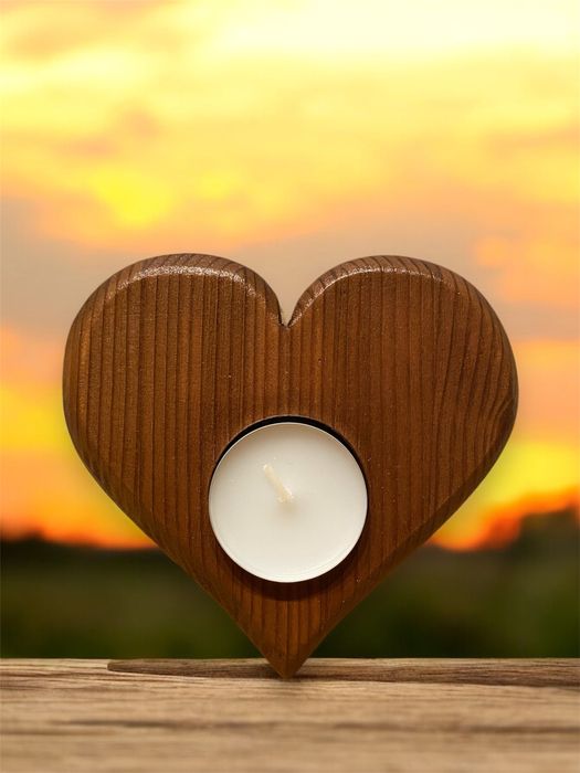 Ръчно изработени свещници от дърво