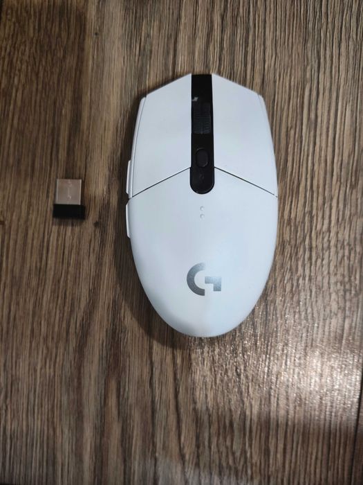 Logitech G304 Lightspeed Wireless Gaming Mouse