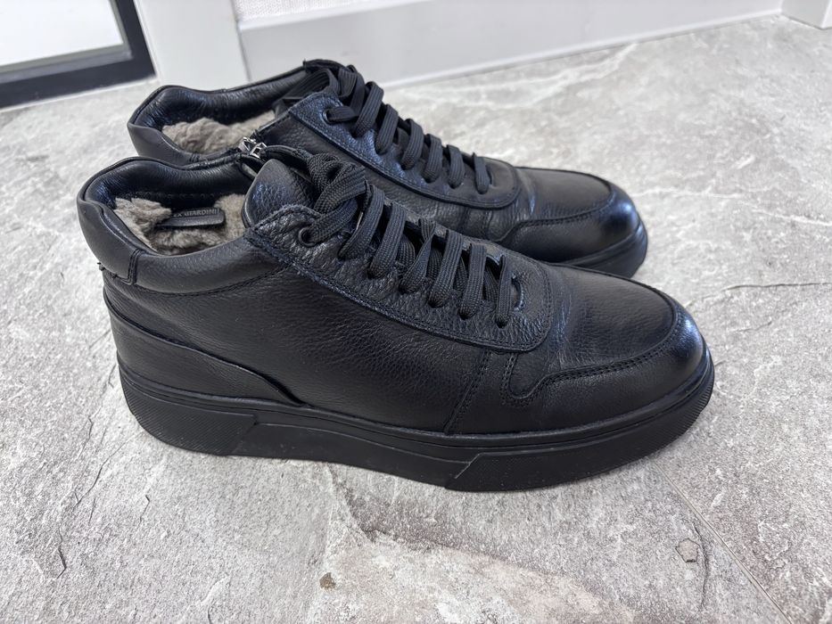 Продам зимние ботинки