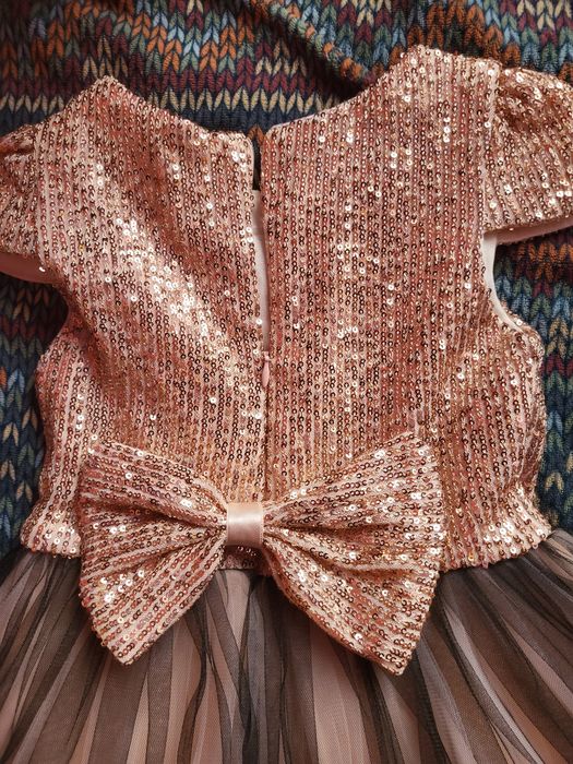 Детска рокля за повод