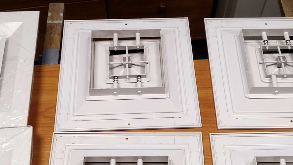 Таванна решетка - Алуминиев дифузор за въздуховоди 30/30см 4бр