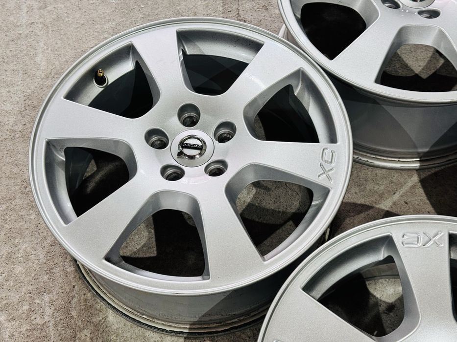 4бр ал Volvo XC40 17цола оригинални