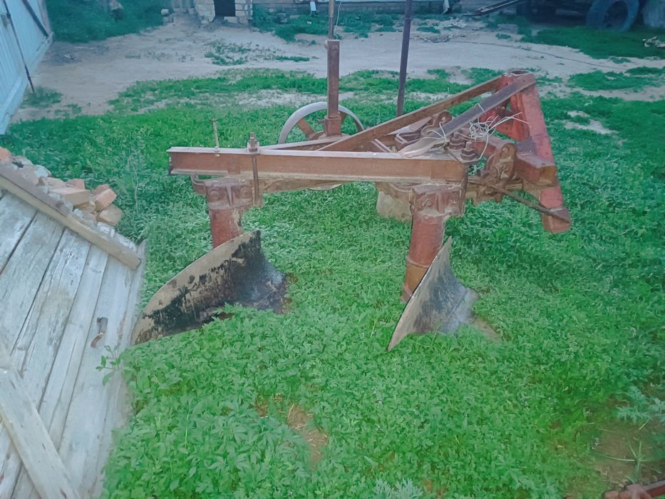 Плуг и окучник для МТЗ