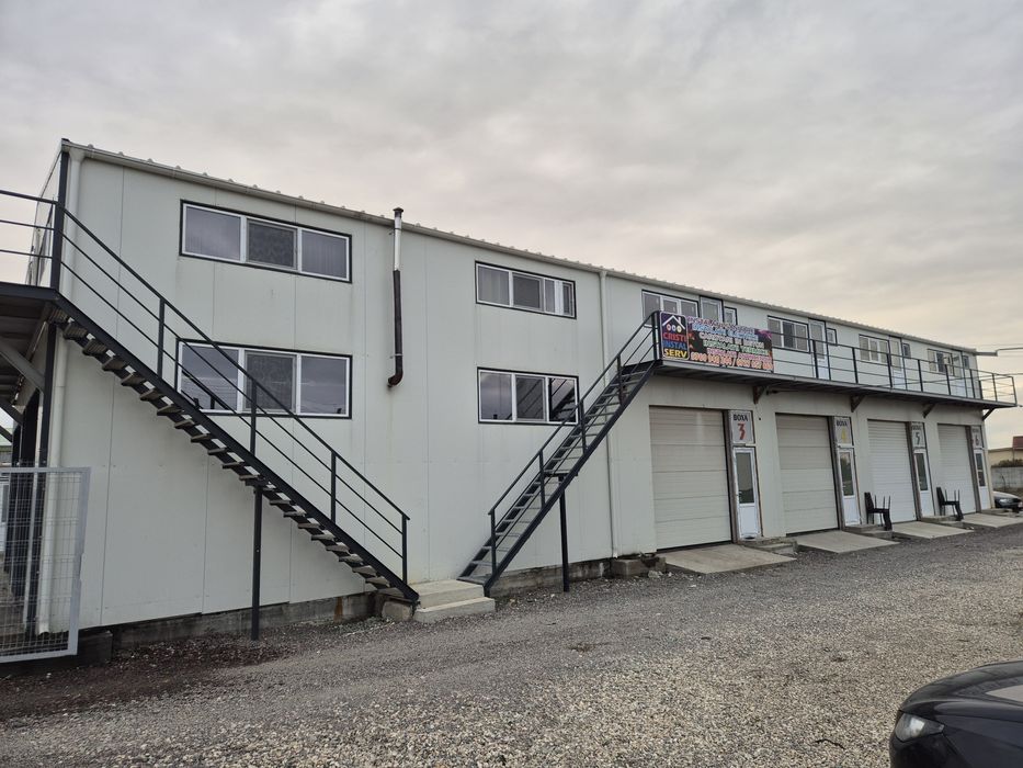 Hale (boxe) și spatii la etaj de inchiriat