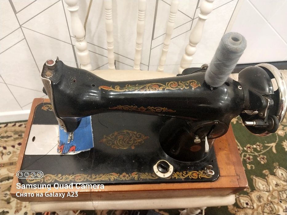 Продам швеныйе машинку