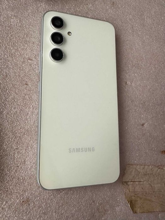 Samsung A54 5G ALB 128 GB cu 8 GB Liber de retea Baterie excelenta
