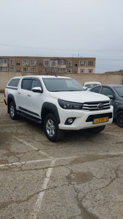 Продам автомобиль Тайота Hilux