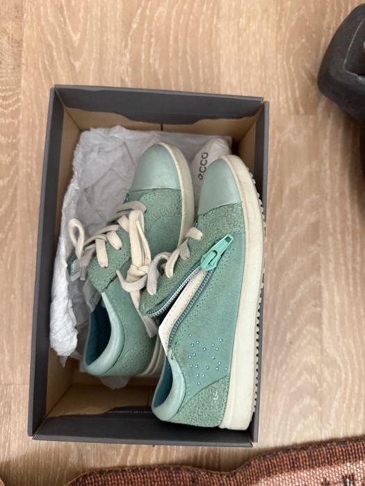 Эссо кросовки для девочки 27 размер