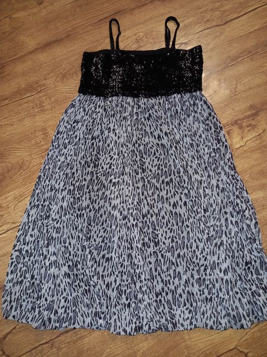 Продам детские платья