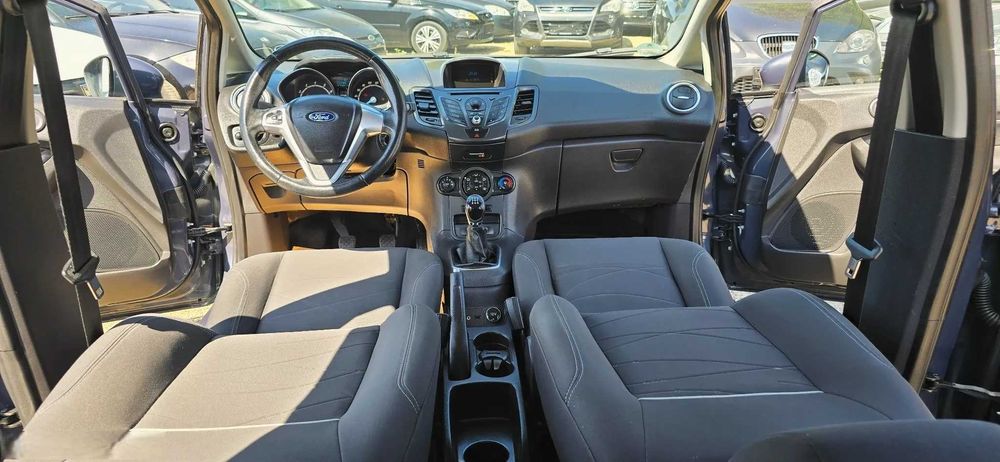 RATE doar cu buletinul AVANS 0 & CASH GARANTIE Ford Fiesta an 2013 motor 1300 cm3 benzina euro 5 clima incalzire scaune carte service