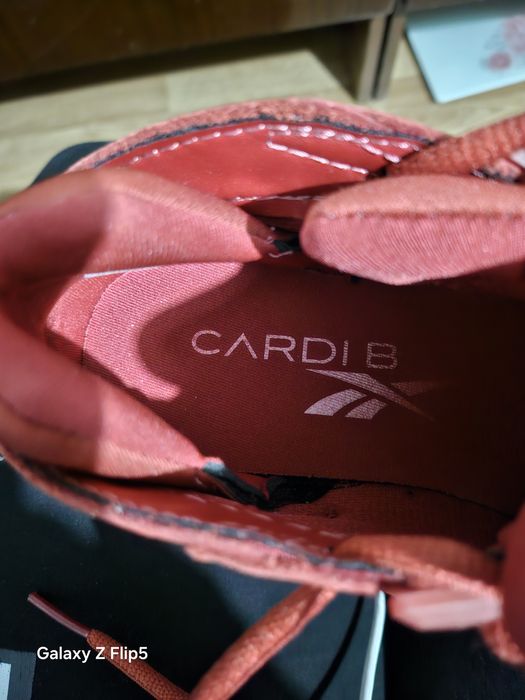 Нови оригинални маратонки