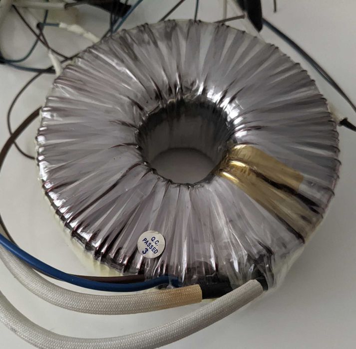 ТРАНСФОРМАТОР     Тороидален