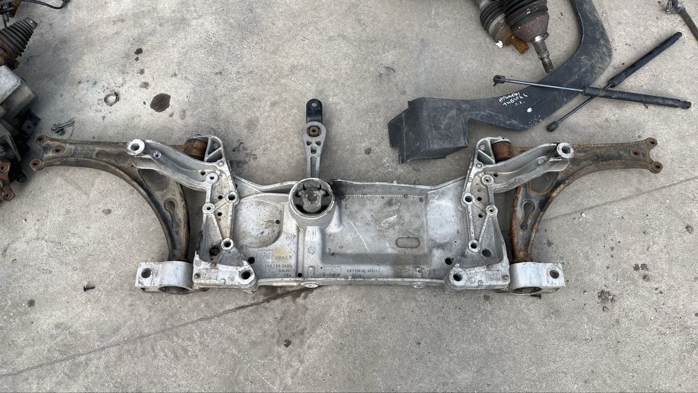 Volkswagen Touran 2.0D преден мост