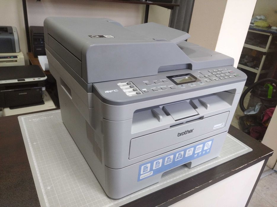 Нов!!! Безжичен Wi-Fi лазерен принтер 3 в 1 Brother MFC B7715DW