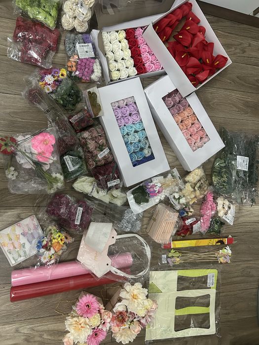 Vand flori artificiale si de sapun pentru aranjamente florale + 2 aranjamente gratis cadou