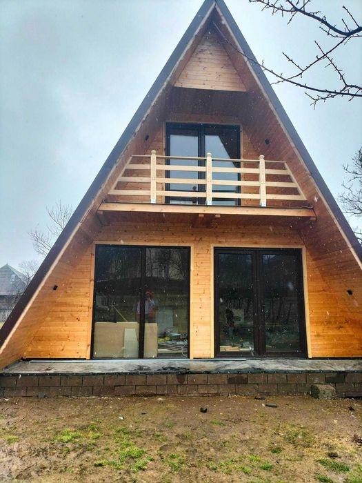 Cabana stil A-Frame, casa, terase si foisoare din structura de lemn