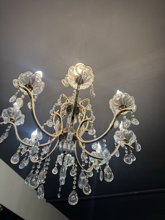 Продаю срочно . Стол