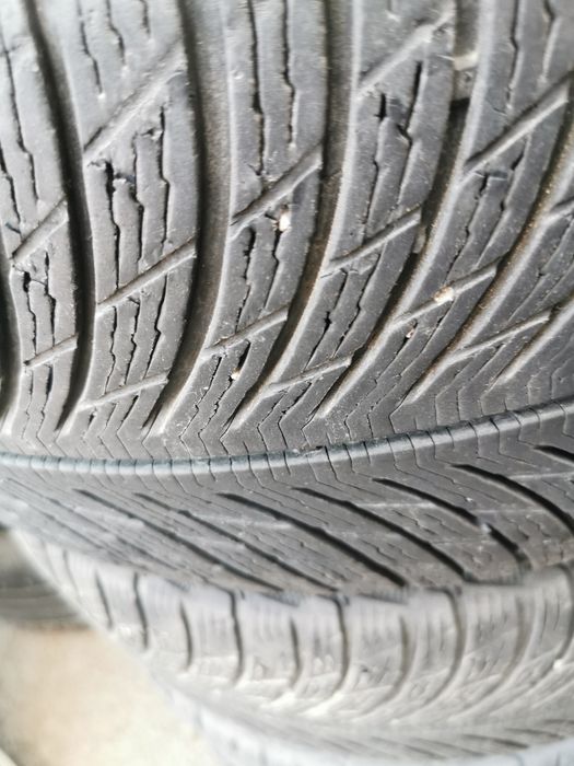 235 45 18 michelin 4бр