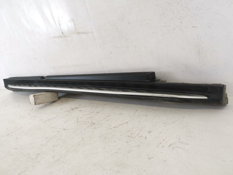 Десен праг Мерцедес-Бенц / Mercedes-Benz GLC 1 AMG Оригинален, в добро