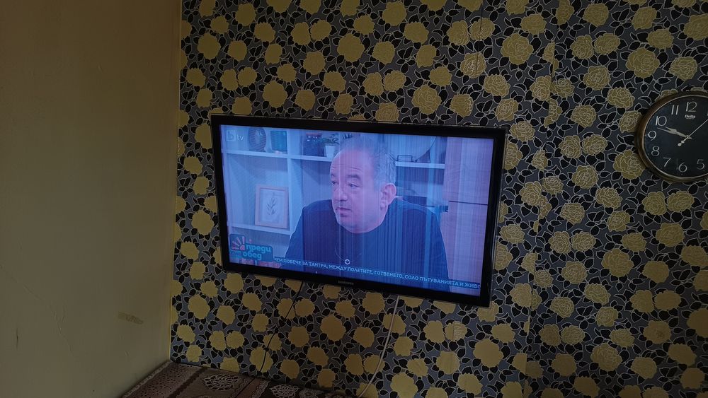 Продавам телевизор Samsung 40  инча