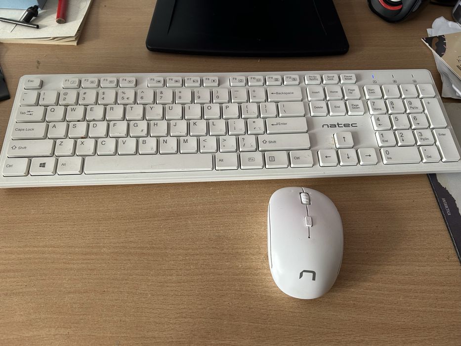 Геймърски компютър gaming PC, монитор HP, клавиатура, мишка