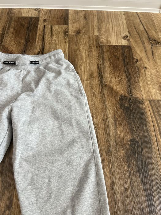 Nike Kids size M 137-147