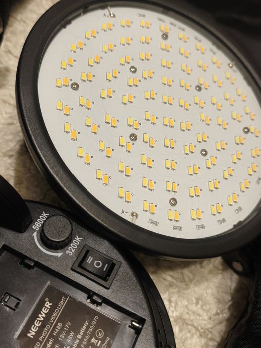 Set 2 Softbox-uri LED Neewer 48W – Temperatură culoare reglabilă + Stative & Geantă