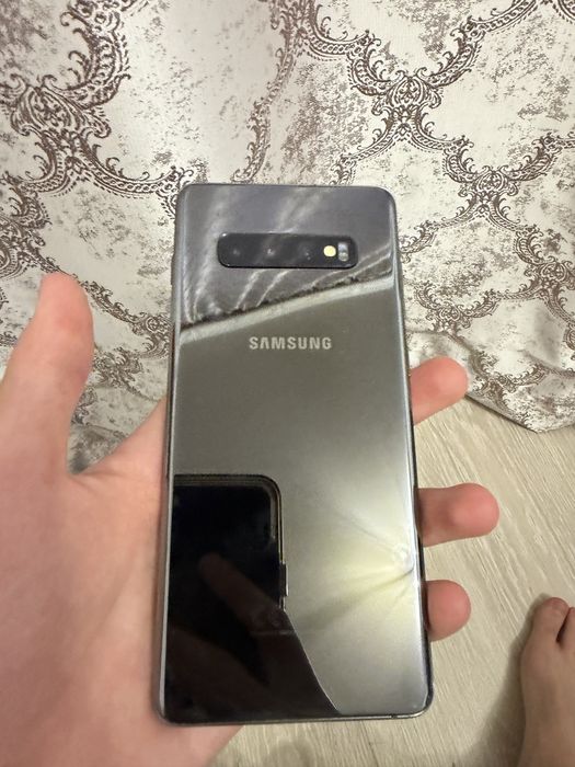 Samsung S10+ на 512гб
