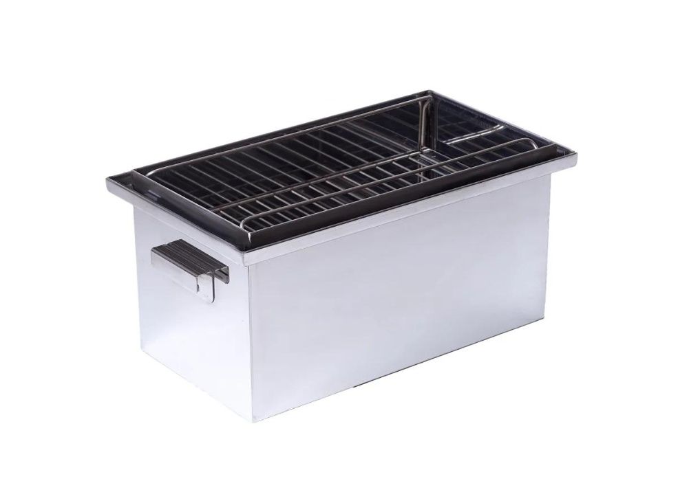 Пушилня за месо и риба и дървени стърготини за опушване