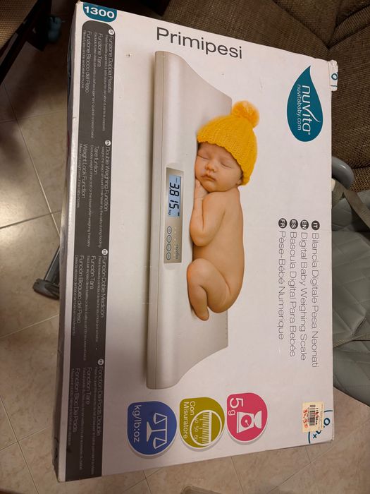 Nuvita Primipesi кантар, работещ