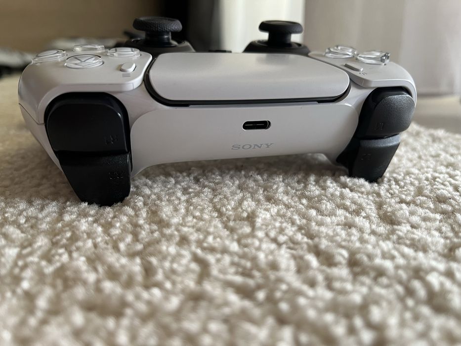 Controller Playstation 5 cu joystickuri TMR