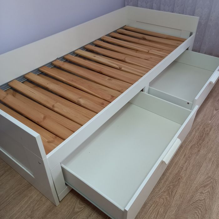 Кровать Икея  раздвижная с матрасами