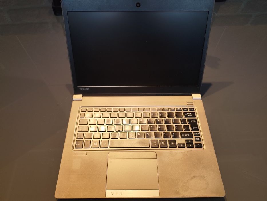 Laptop Toshiba Satellite  Z30-B-100 (Core i5, 8GB RAM, SSD) - Ultra ușor + Încărcător