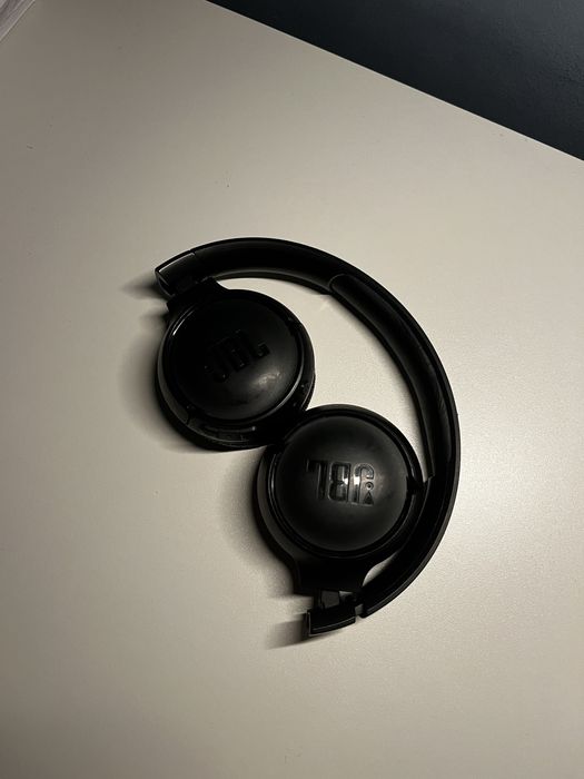 Продаю наушники Jbl tune510bt