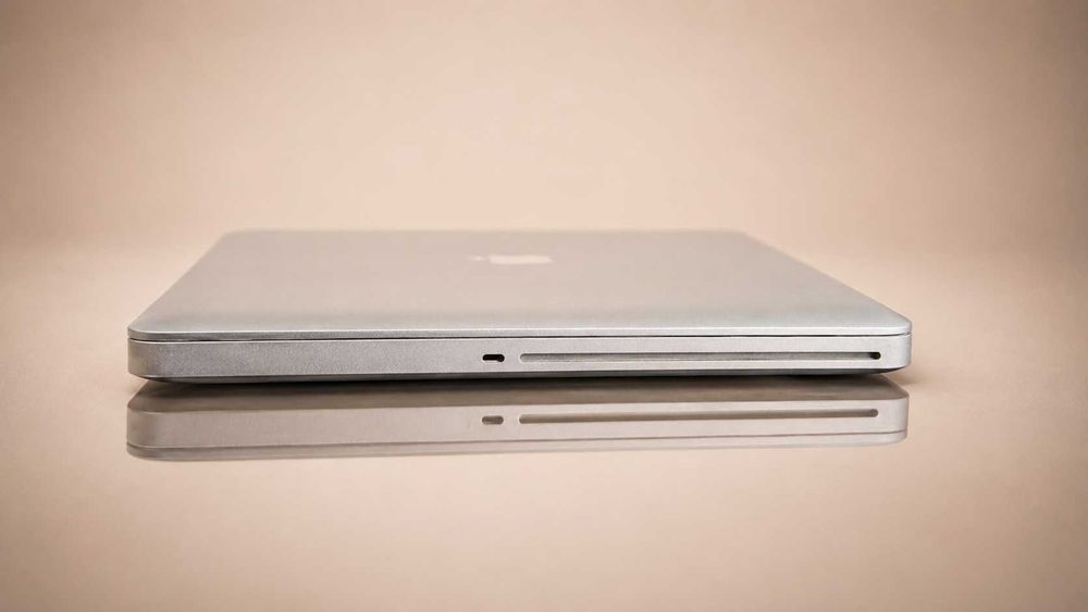 Apple MacBook Pro 15" Early 2011 – Intel Core i7 / 8GB RAM / 500GB