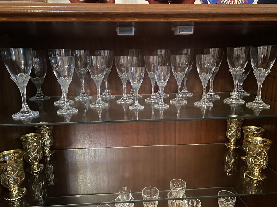 Хрустальные фужеры и рюмки разные